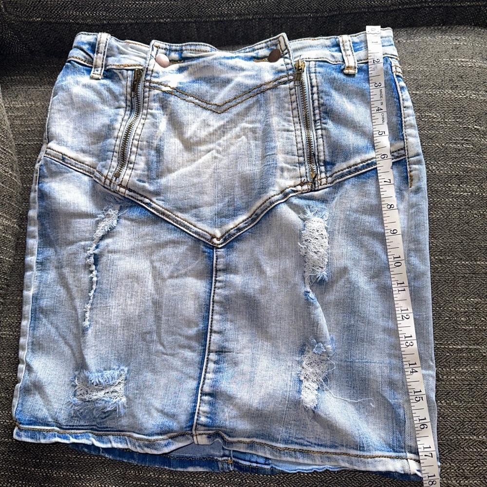 Super sexy Roma Premium collection tight high waisted skirt!